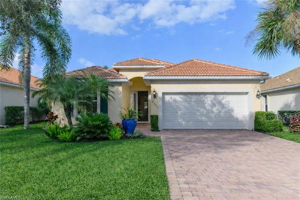 8595 Palermo CT NAPLES, FL 34114