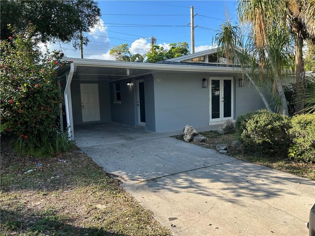 4652 West DR FORT MYERS, FL 33907