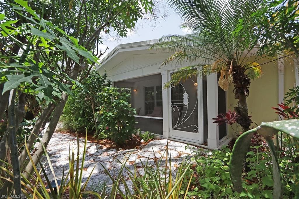 361 1st AVE N NAPLES, FL 34102