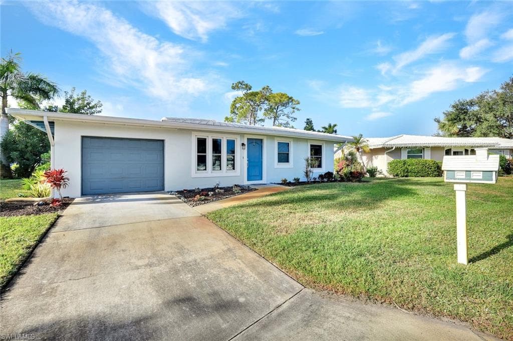 54 Hilo CT 54 NAPLES, FL 34112