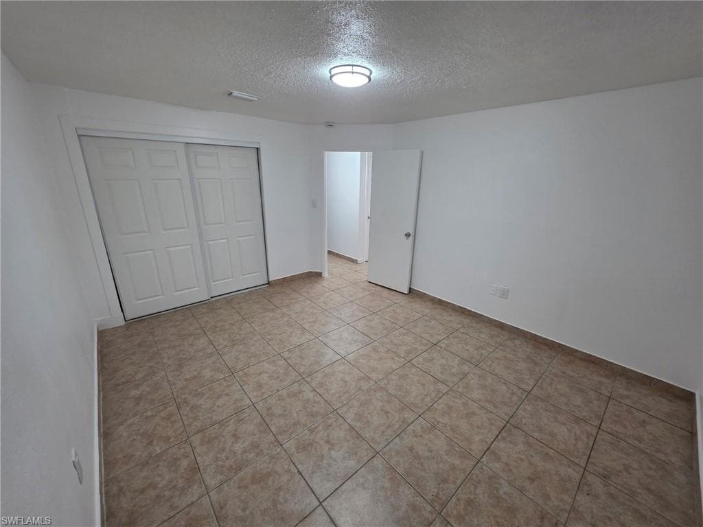 2148 Dora ST 11 FORT MYERS, FL 33901