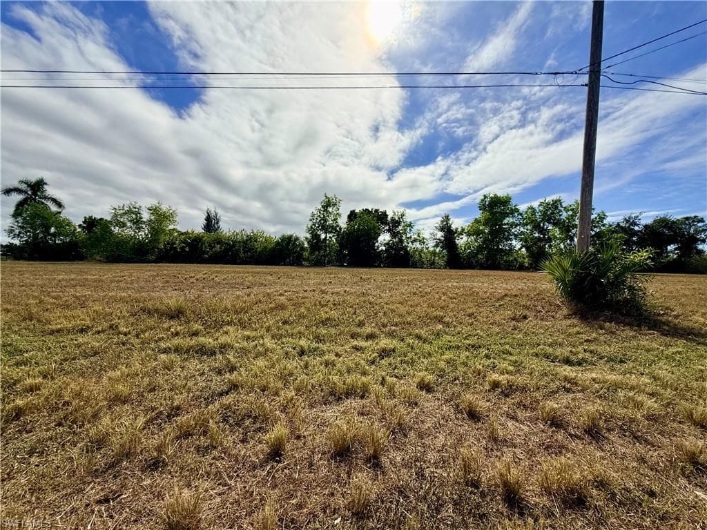 418 NW 14th TER CAPE CORAL, FL 33993