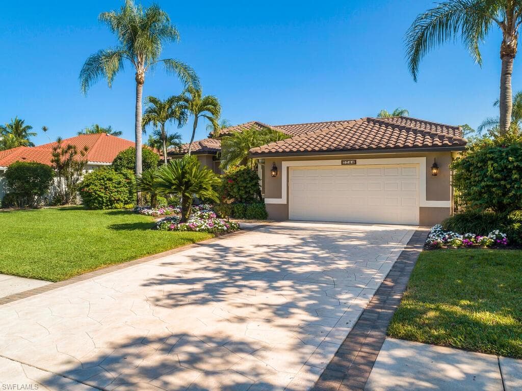 7744 Naples Heritage DR NAPLES, FL 34112