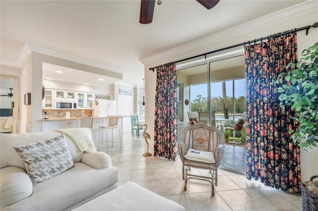 8555 Naples Heritage DR 216 NAPLES, FL 34112