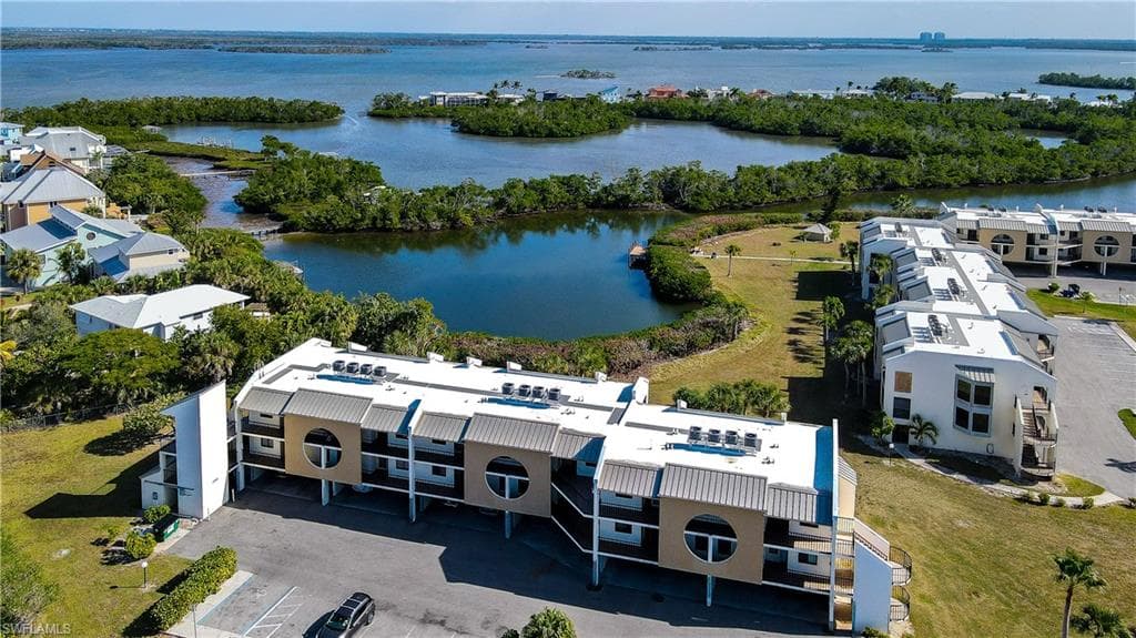 21490 Bay Village DR 264 FORT MYERS BEACH, FL 33931