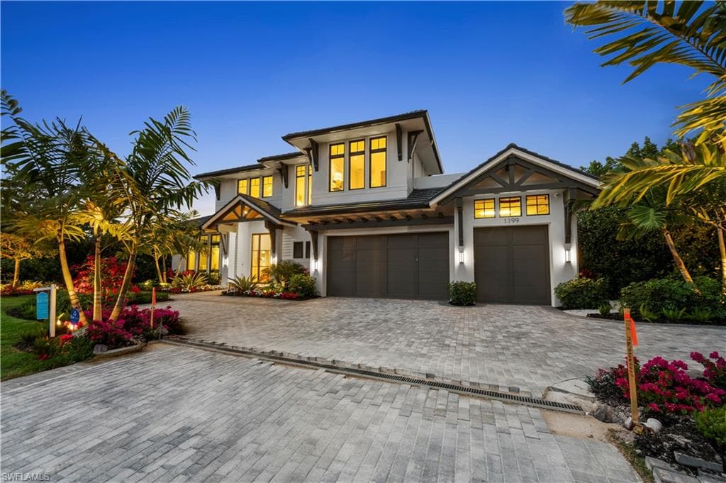 1199 12th ST N NAPLES, FL 34102