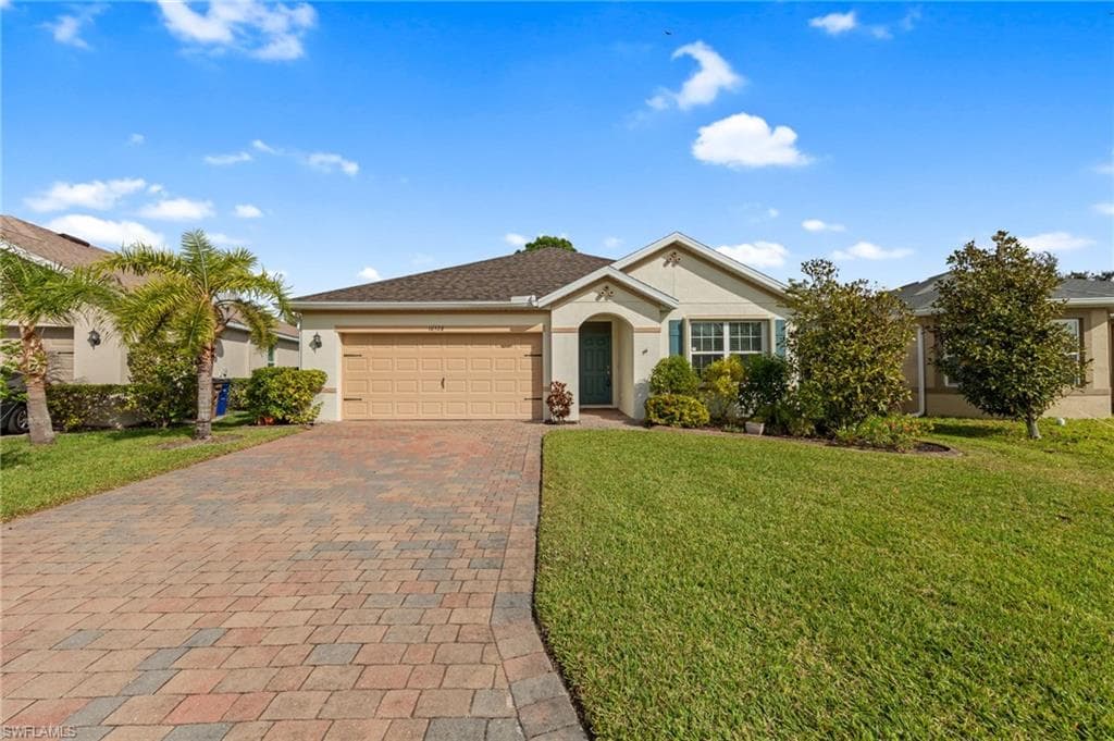 10528 Canal Brook LN LEHIGH ACRES, FL 33936