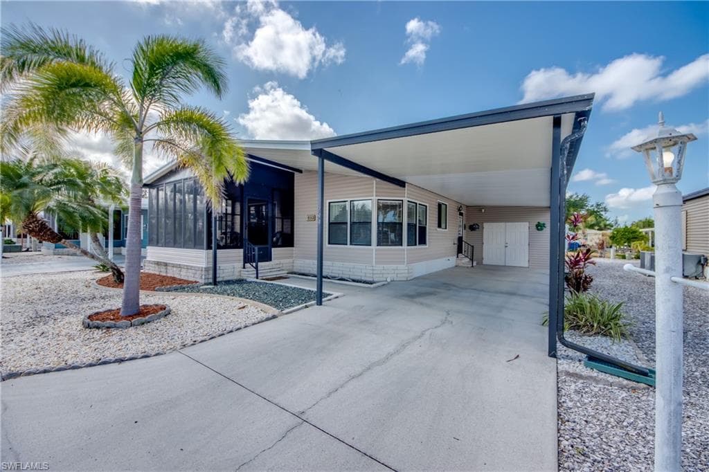 4939 Mullette LN ST. JAMES CITY, FL 33956