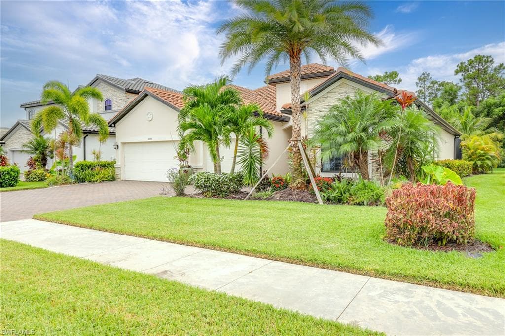 2098 Antigua LN NAPLES, FL 34120