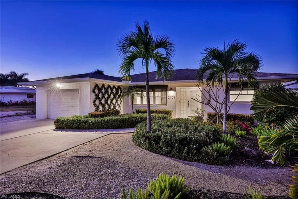 2737 Shoreview DR NAPLES, FL 34112