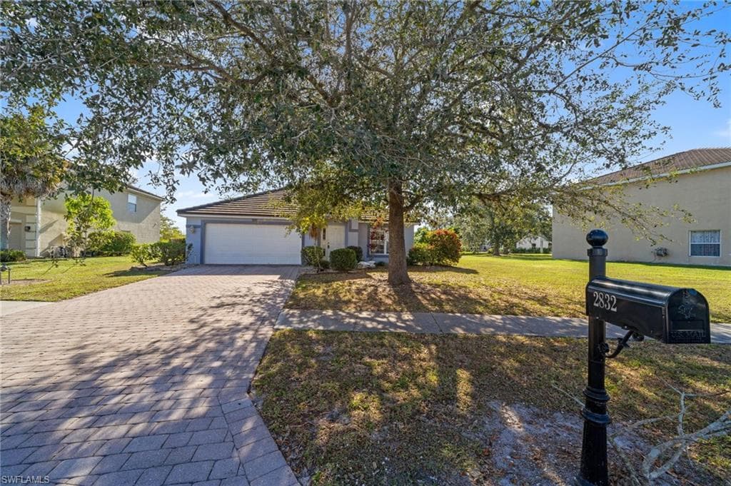 2832 Amberwood LN NAPLES, FL 34120