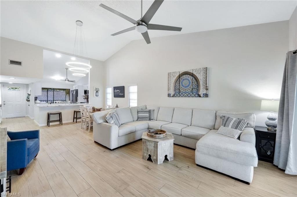 15400 Cedarwood LN 1-201 NAPLES, FL 34110