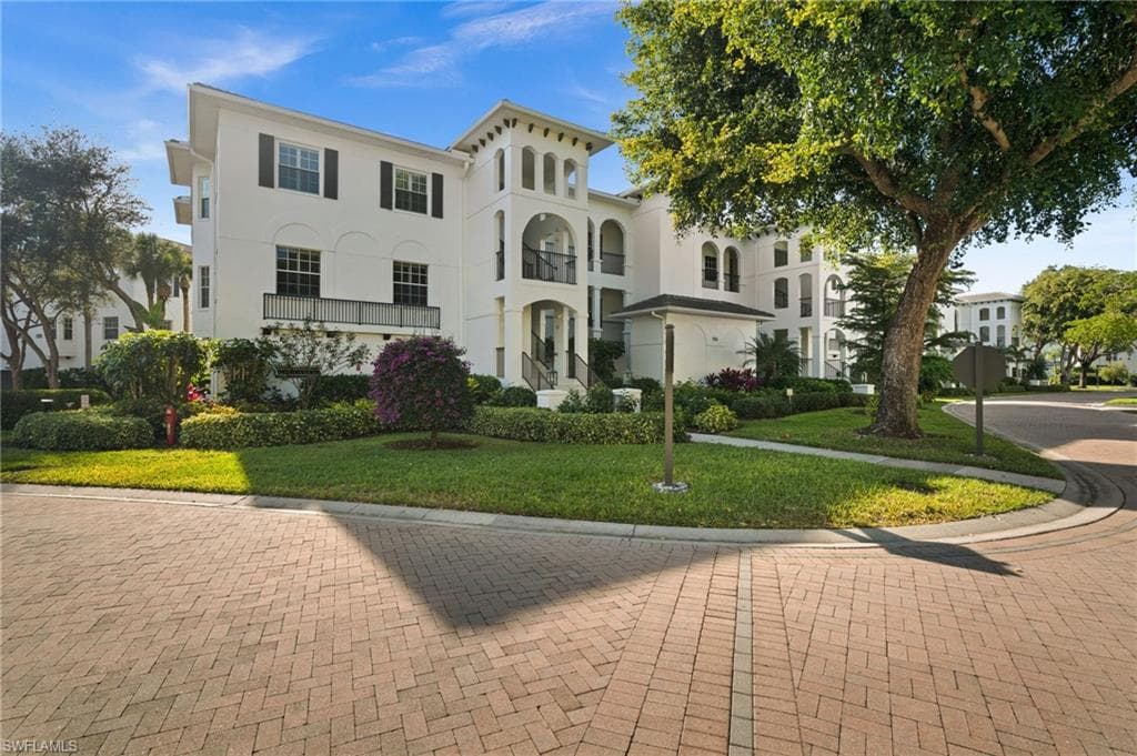 755 Bentwater CIR 104 NAPLES, FL 34108