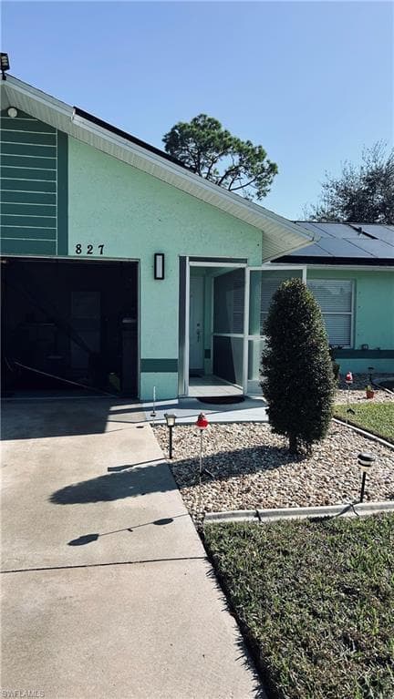 827 SW 14th PL CAPE CORAL, FL 33991