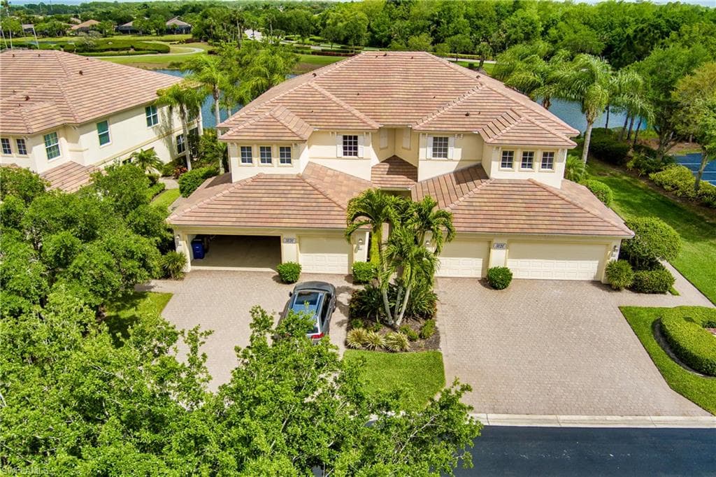 3120 Meandering WAY 202 FORT MYERS, FL 33905