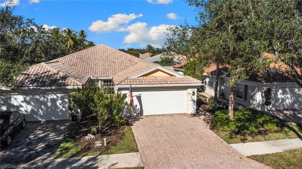 4907 Kingston WAY NAPLES, FL 34119