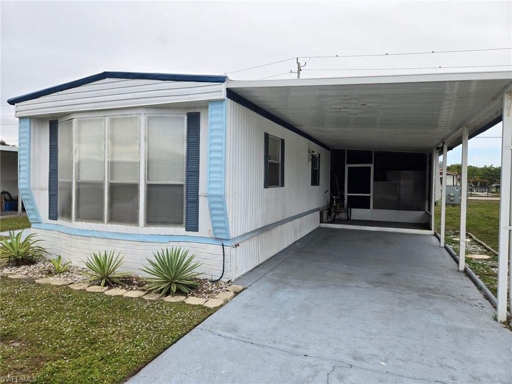 266 Poinsettia DR FORT MYERS, FL 33905