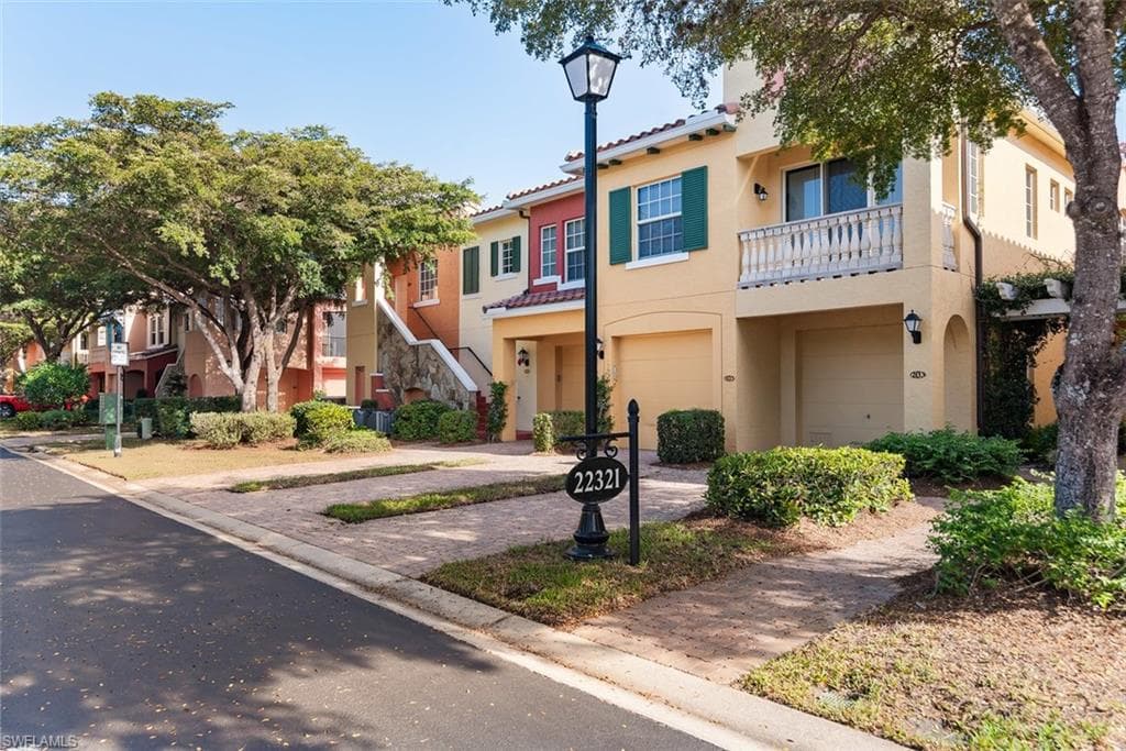 22321 Piazza Doria LN 201 ESTERO, FL 33928