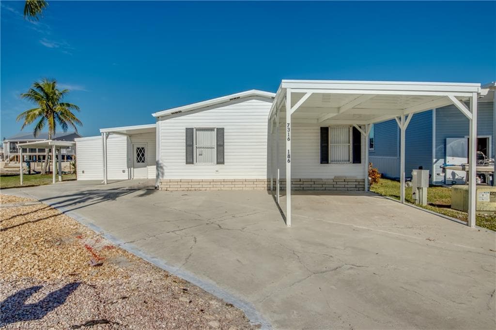 7316 Cobiac DR ST. JAMES CITY, FL 33956