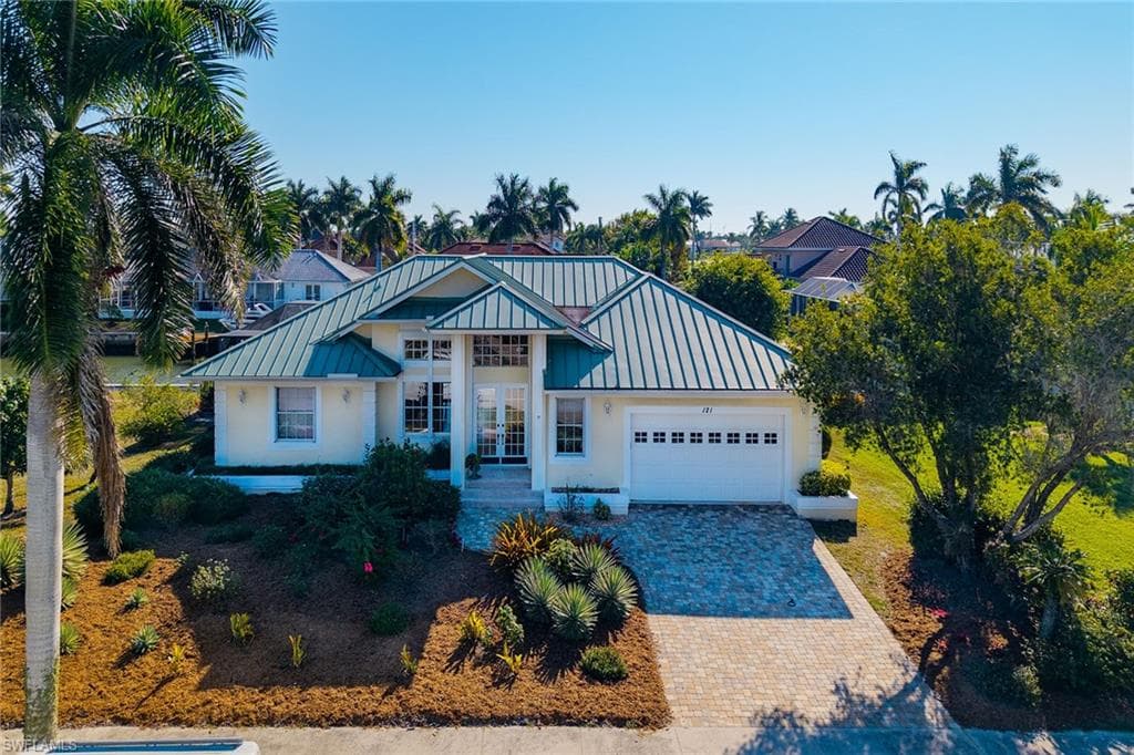 121 Channel CT MARCO ISLAND, FL 34145