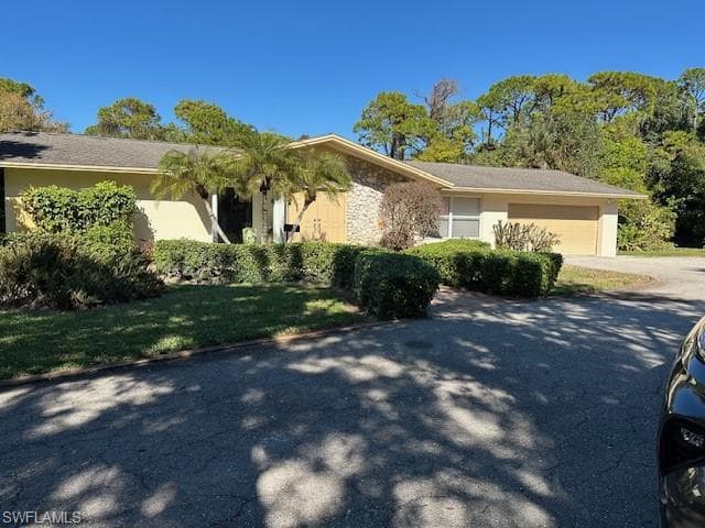 1261 Pine Ridge RD NAPLES, FL 34108