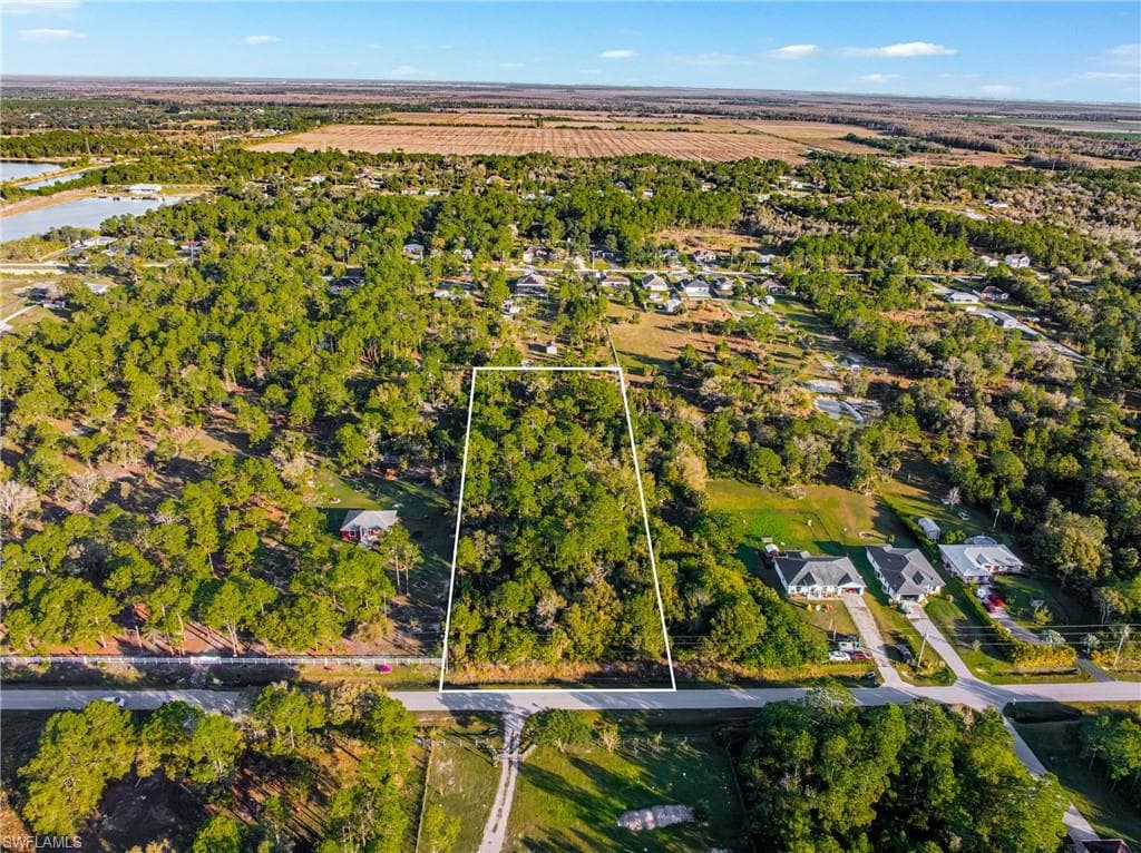 68th AVE NE NAPLES, FL 34120