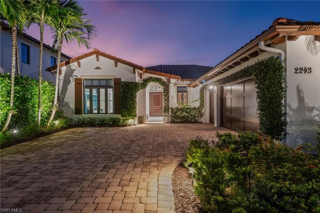 2243 Residence CIR NAPLES, FL 34105