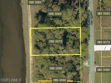 422 PAULINE AVE LEHIGH ACRES, FL 33974