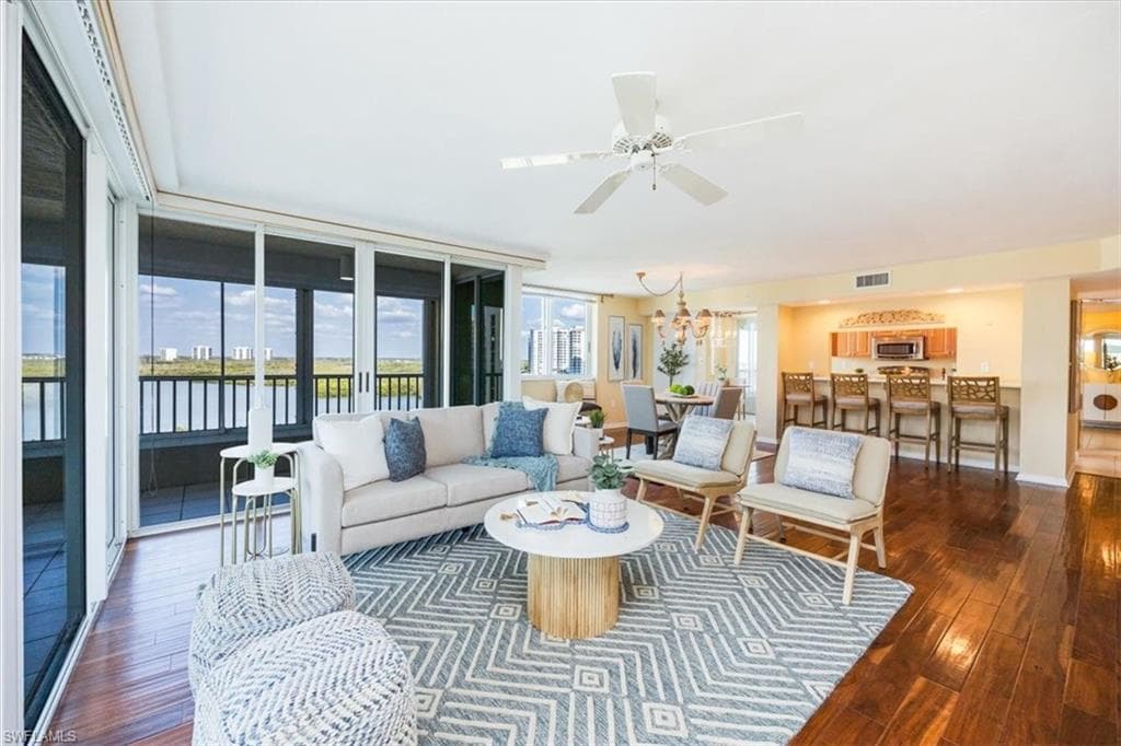 21 Bluebill AVE B806 NAPLES, FL 34108