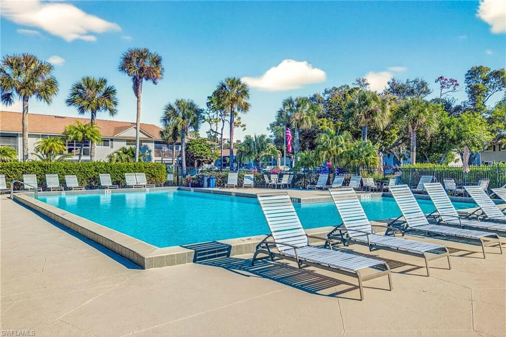 8081 S Woods CIR 8 FORT MYERS, FL 33919