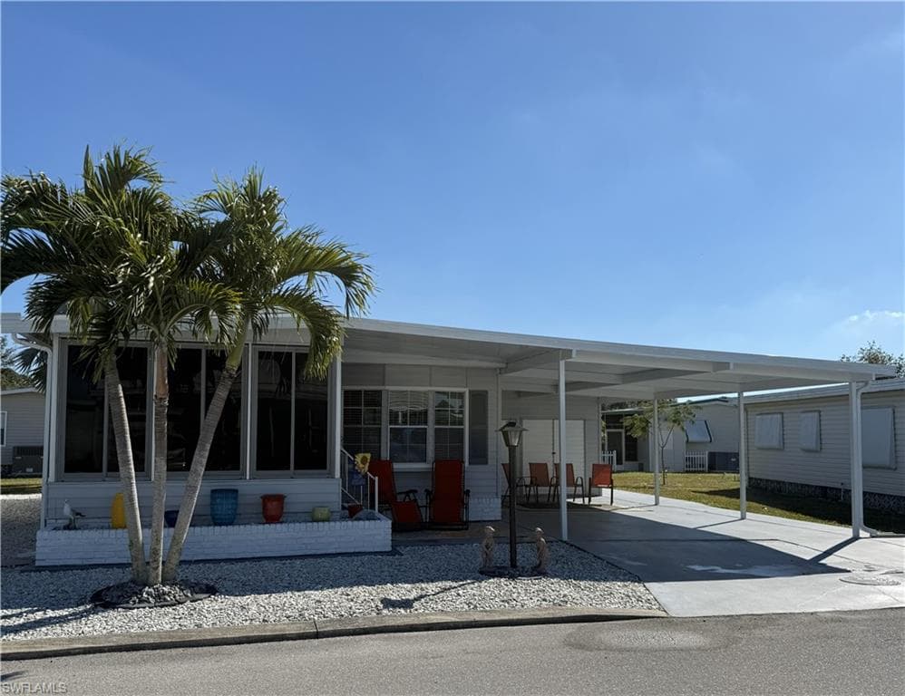 132 Nicklaus BLVD NORTH FORT MYERS, FL 33903