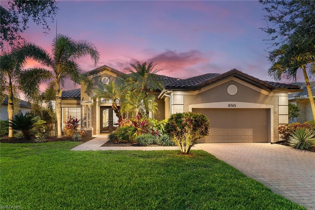 8745 Mustang Island CIR NAPLES, FL 34113
