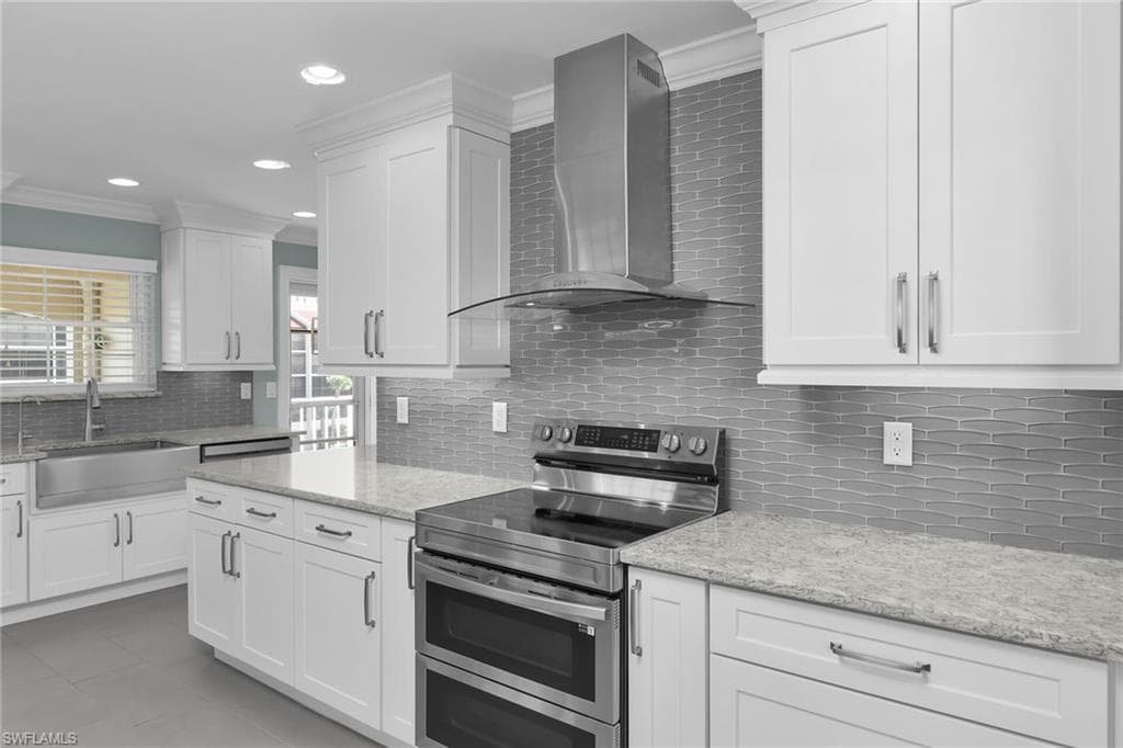 1020 Swallow AVE 302 MARCO ISLAND, FL 34145