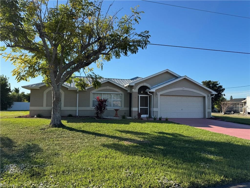 210 Plainfield ST LEHIGH ACRES, FL 33936