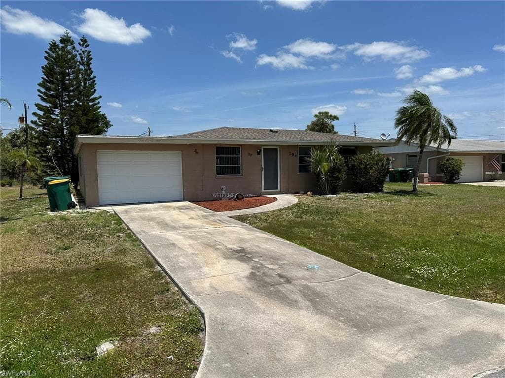 194 Garden AVE NW PORT CHARLOTTE, FL 33952
