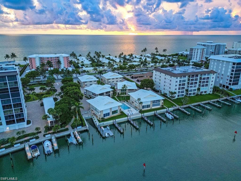 2500 Gulf Shore BLVD N S9 NAPLES, FL 34103