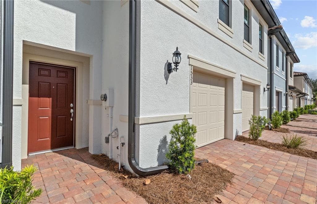 1587 Lake Jessup CIR CAPE CORAL, FL 33909