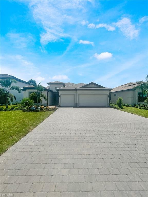 19421 Hinkley DR ESTERO, FL 33928