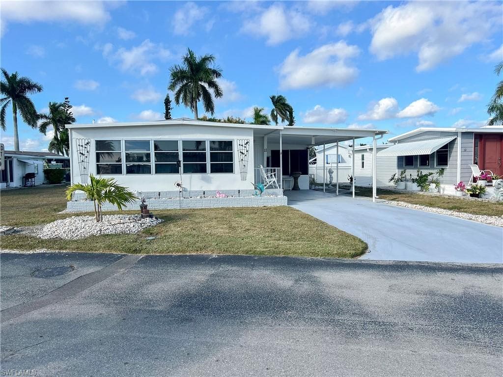 11 Derwent BLVD FORT MYERS, FL 33908