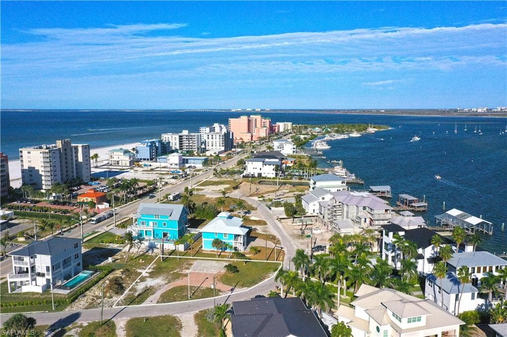 548 Carlos CIR FORT MYERS BEACH, FL 33931