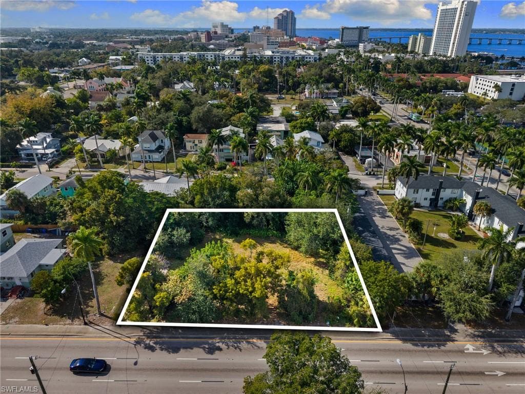 1526 Park AVE FORT MYERS, FL 33901
