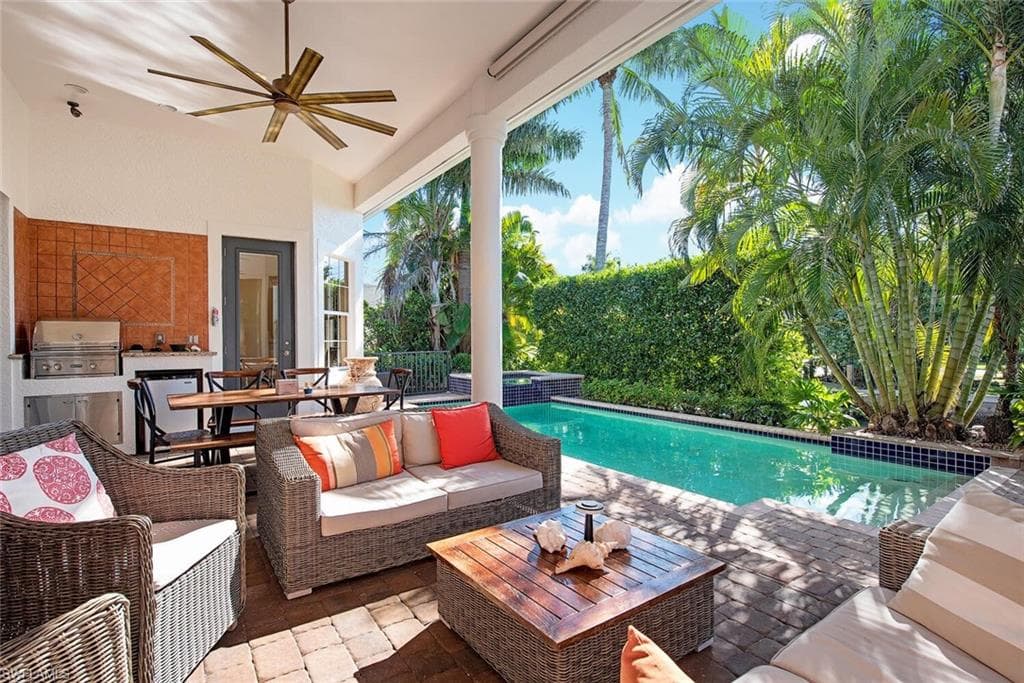 1448 MARLIN DR NAPLES, FL 34102
