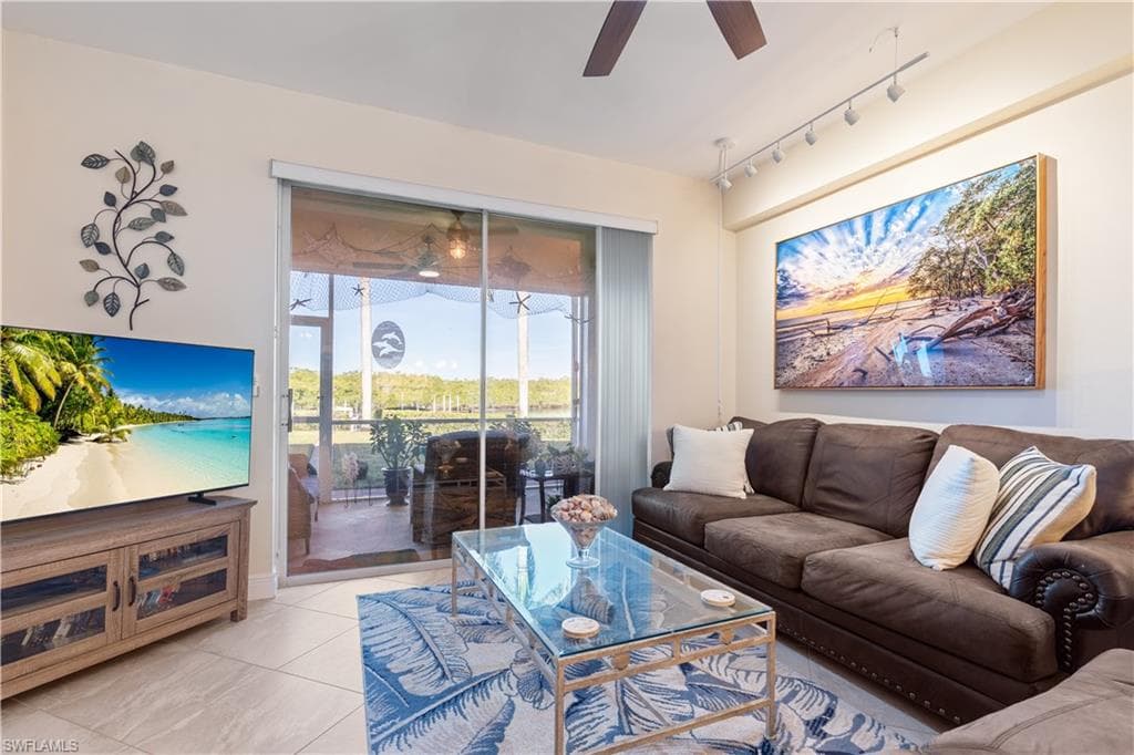 162 Newport DR 1204 NAPLES, FL 34114