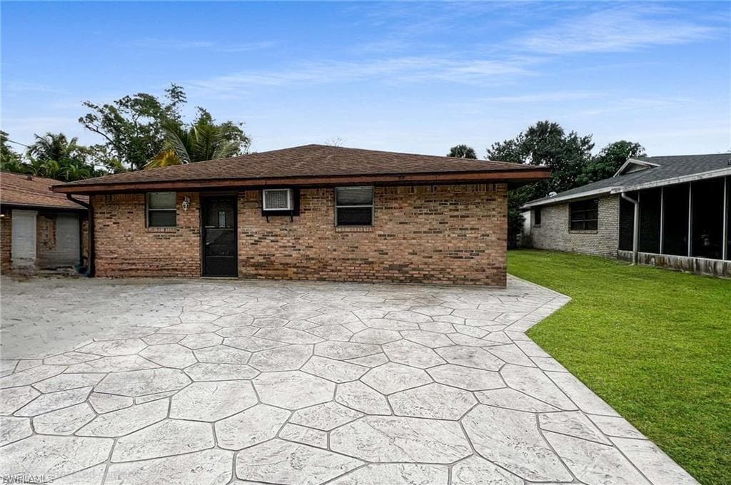 27917 Washington ST BONITA SPRINGS, FL 34135
