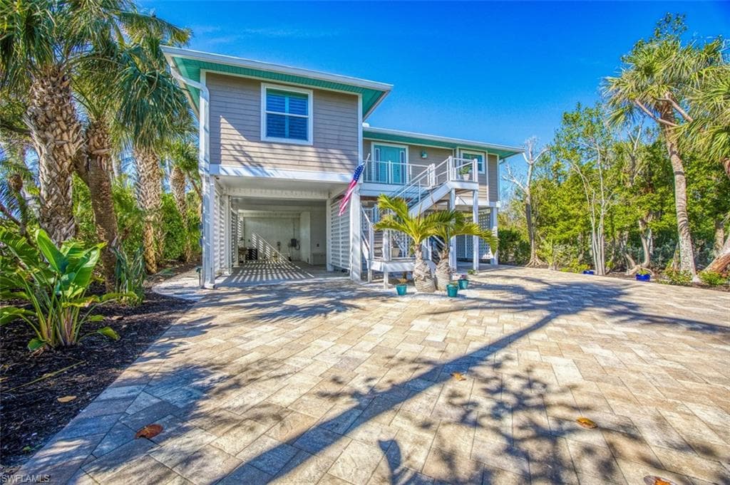 1233 Middle Gulf DR SANIBEL, FL 33957