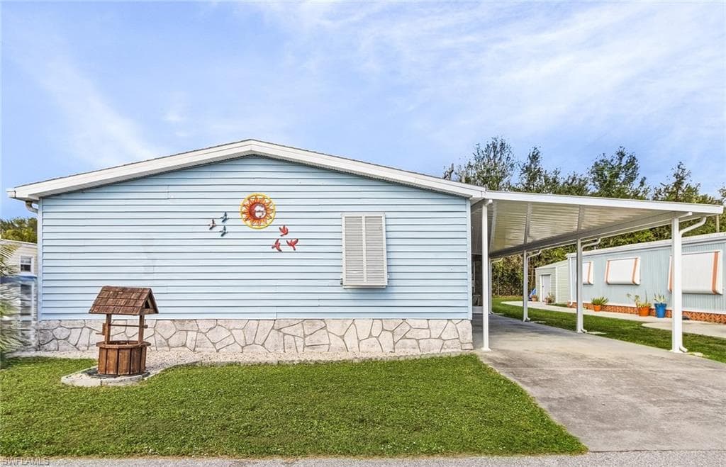 227 Shrub LN N NORTH FORT MYERS, FL 33917