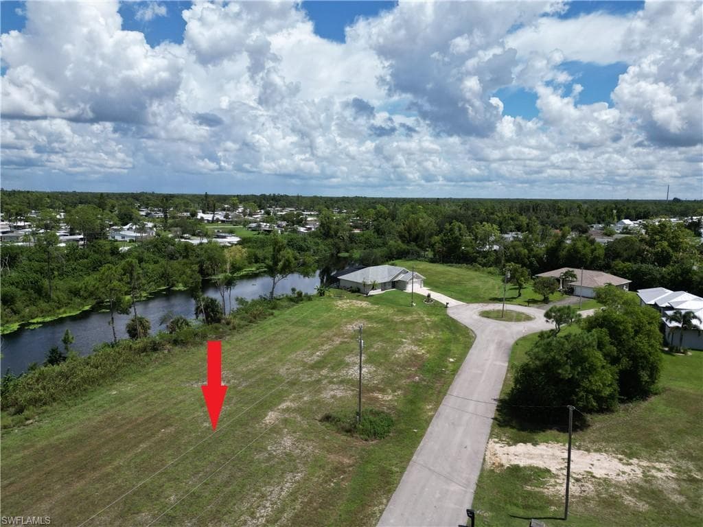 2355 NE 43rd LN CAPE CORAL, FL 33909