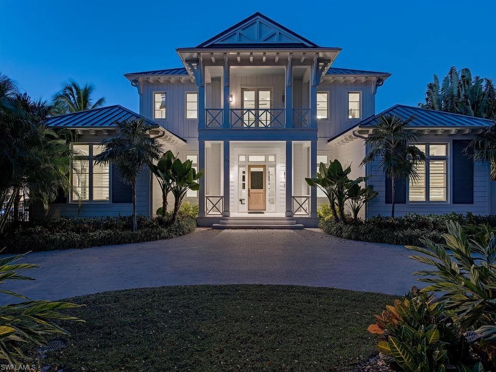225 4th AVE N NAPLES, FL 34102