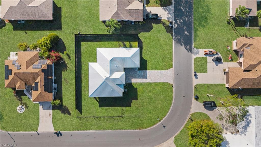 24 Crestwood CIR S LEHIGH ACRES, FL 33936