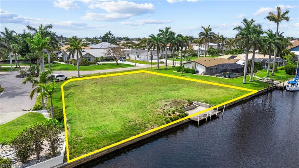 1939 37th TER CAPE CORAL, FL 33904